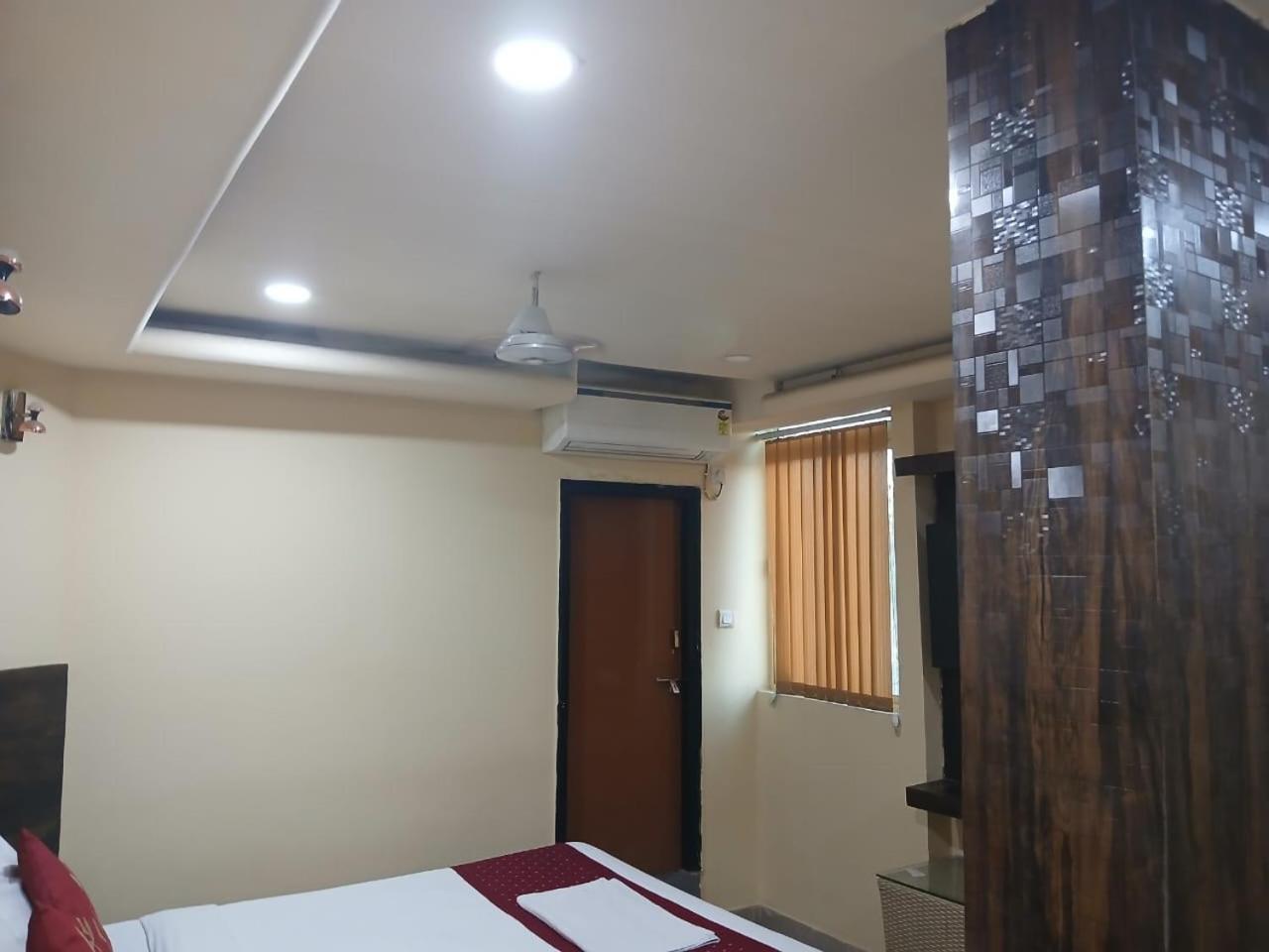 Blossoms Room Hotel Alekhya Residency- Luxury Lollection Hyderabad Exteriör bild