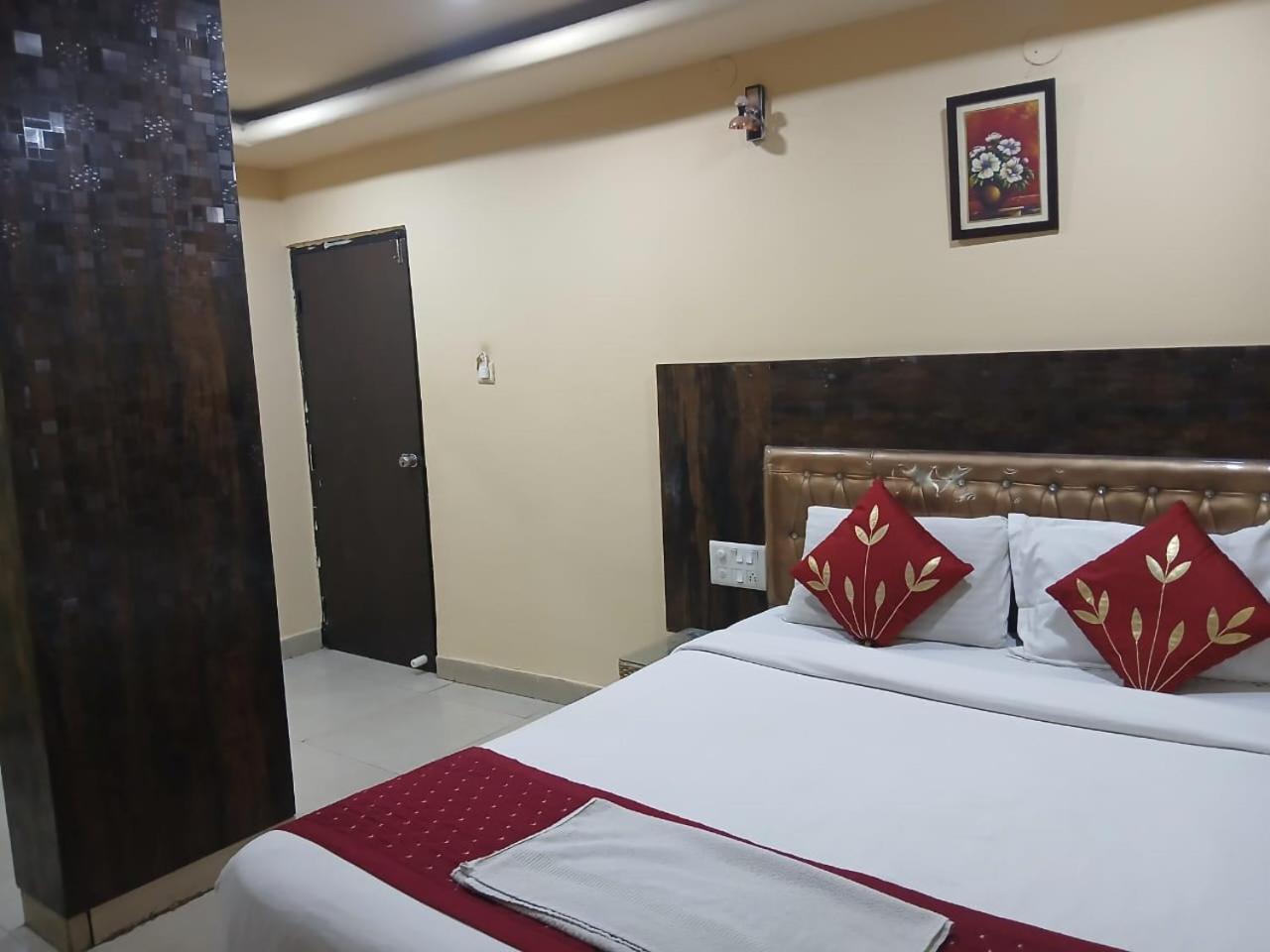 Blossoms Room Hotel Alekhya Residency- Luxury Lollection Hyderabad Exteriör bild