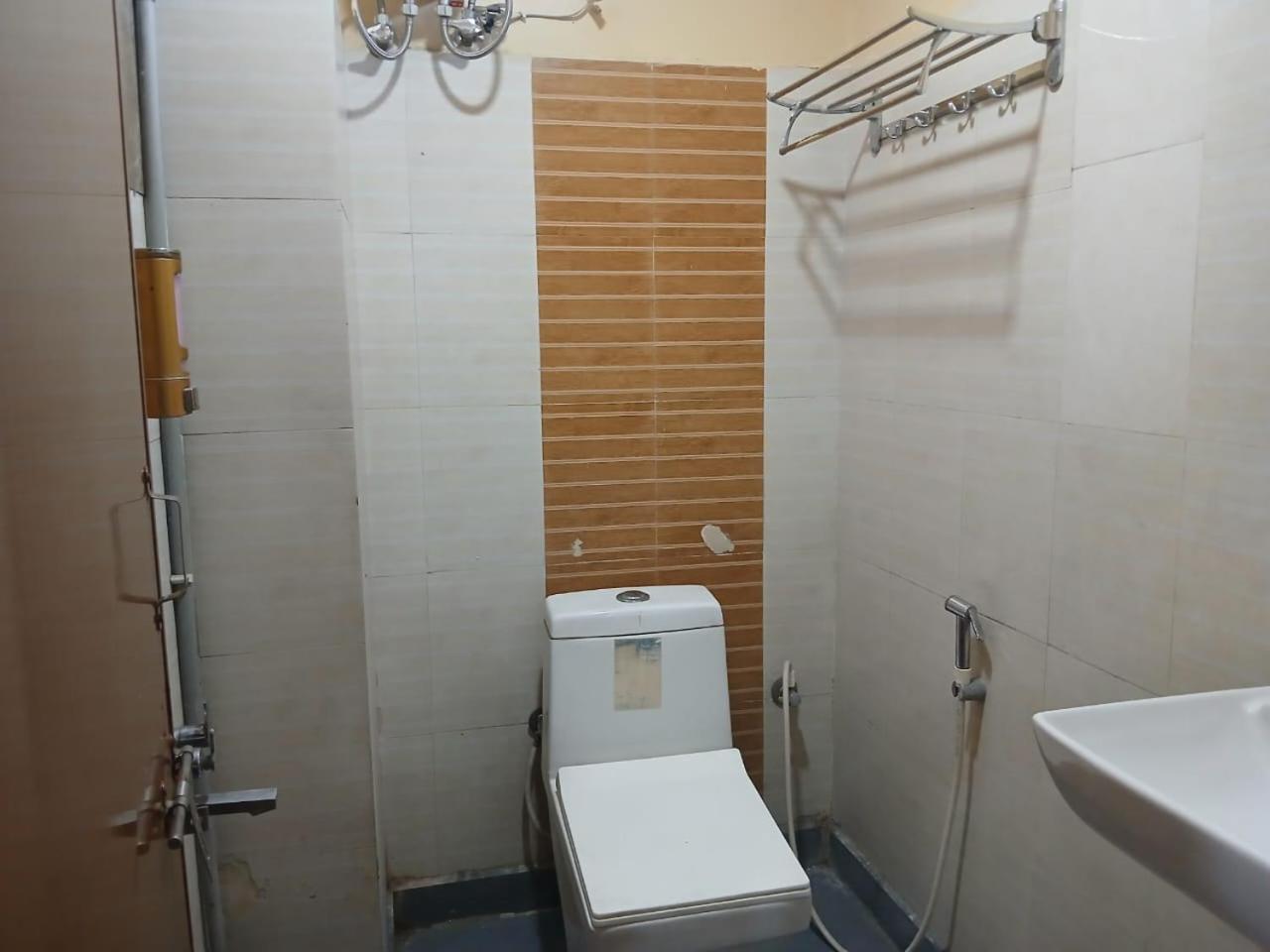 Blossoms Room Hotel Alekhya Residency- Luxury Lollection Hyderabad Exteriör bild