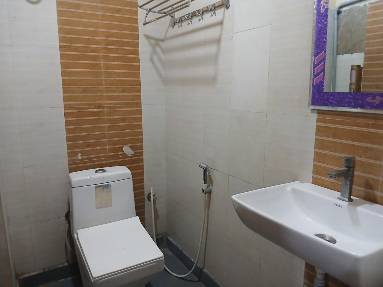 Blossoms Room Hotel Alekhya Residency- Luxury Lollection Hyderabad Exteriör bild