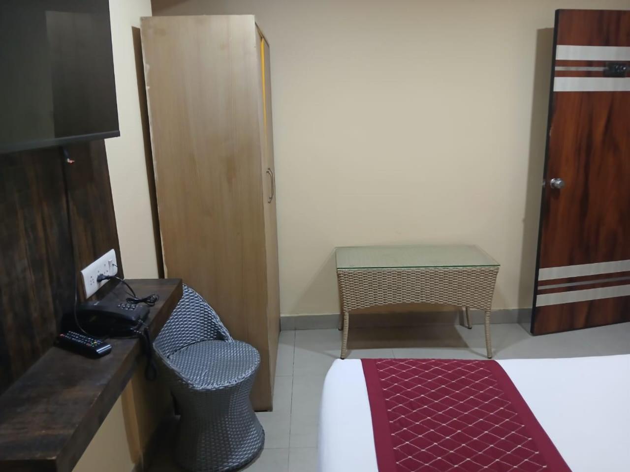Blossoms Room Hotel Alekhya Residency- Luxury Lollection Hyderabad Exteriör bild