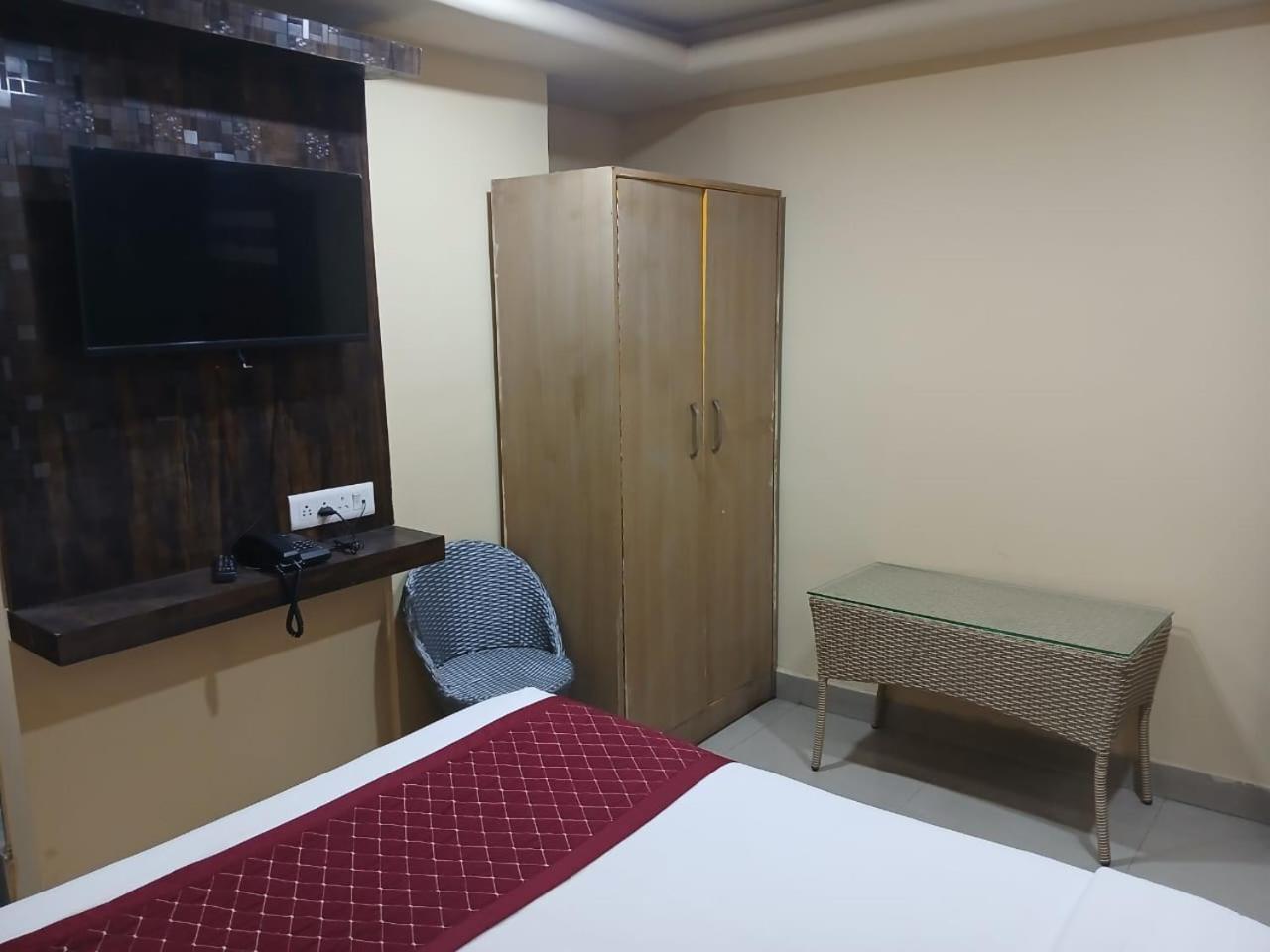 Blossoms Room Hotel Alekhya Residency- Luxury Lollection Hyderabad Exteriör bild