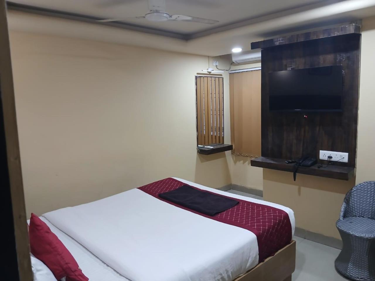 Blossoms Room Hotel Alekhya Residency- Luxury Lollection Hyderabad Exteriör bild
