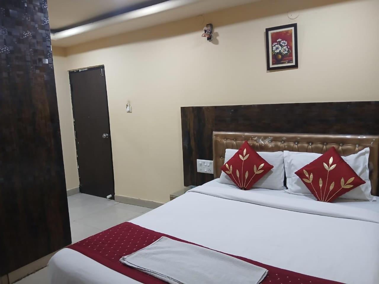 Blossoms Room Hotel Alekhya Residency- Luxury Lollection Hyderabad Exteriör bild