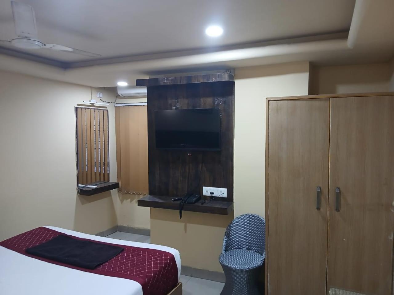 Blossoms Room Hotel Alekhya Residency- Luxury Lollection Hyderabad Exteriör bild
